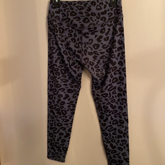 Unbranded, Women's Two-Piece, Leopard Print Sports Bra & Legging, Size: XL - Picture 8 of 11